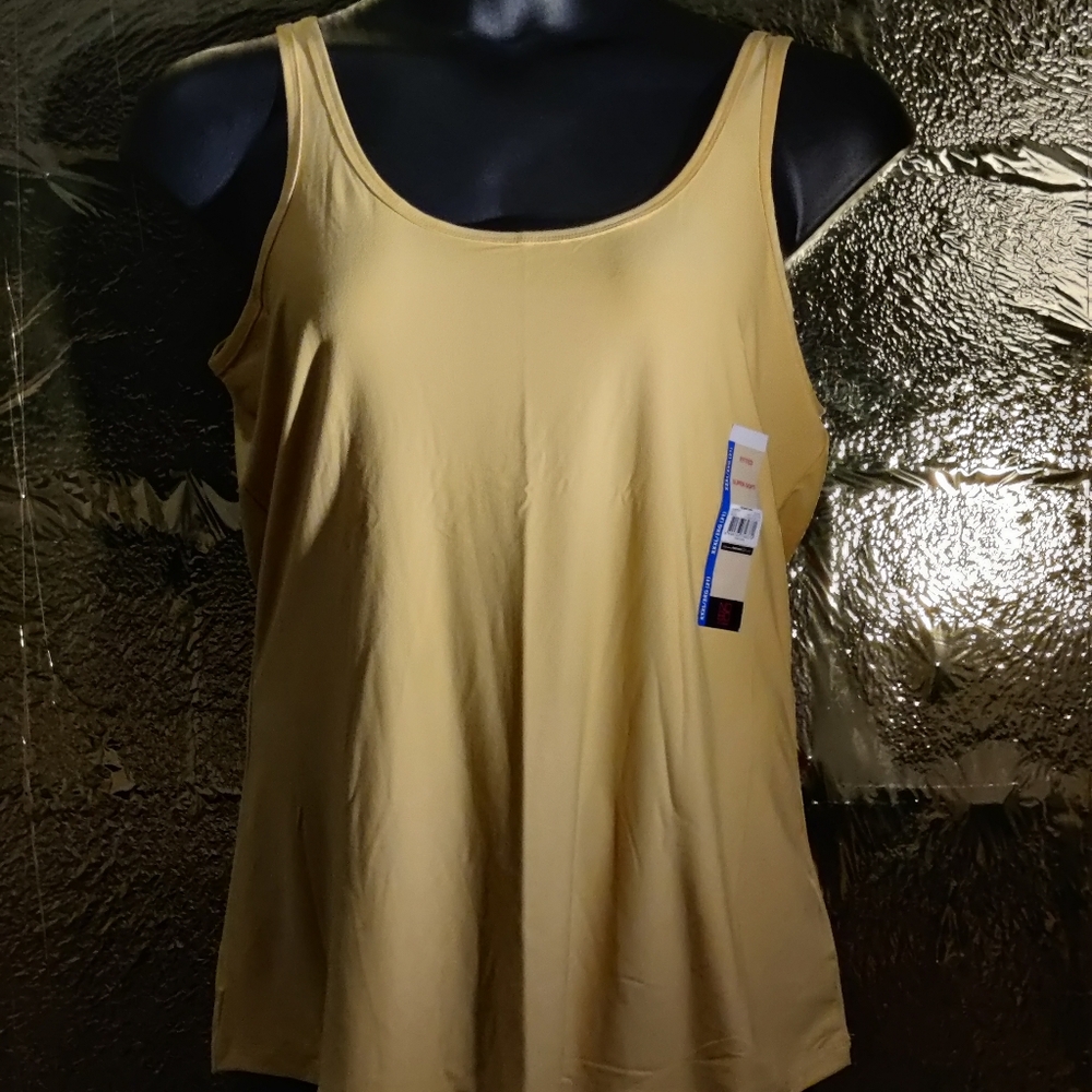 Tops - Picture 3 of 7